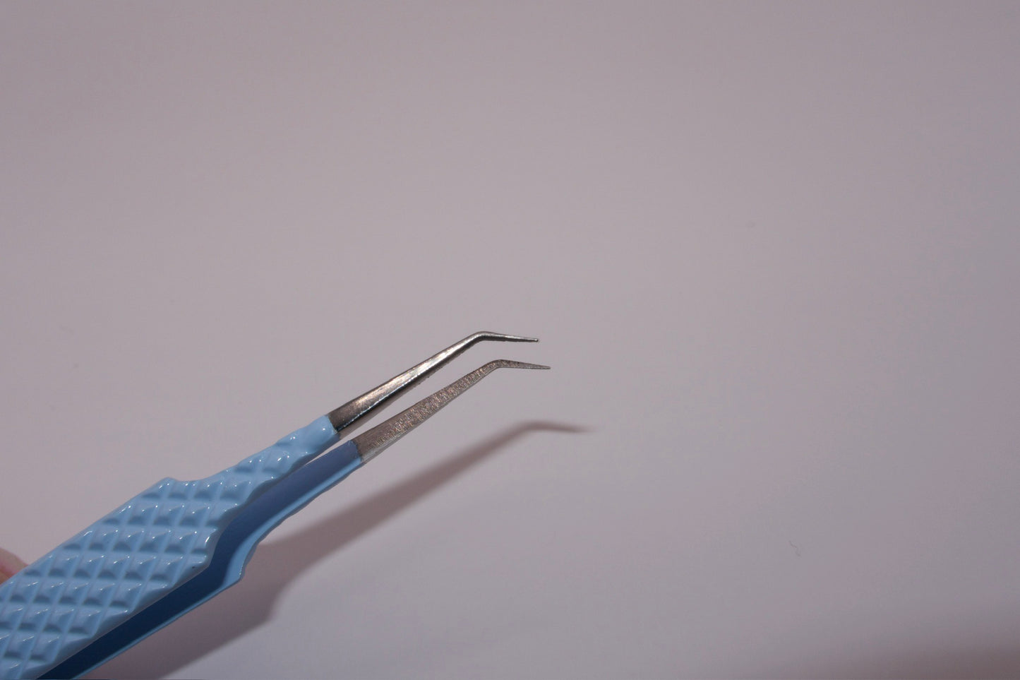 P.02 Isolation Tweezer